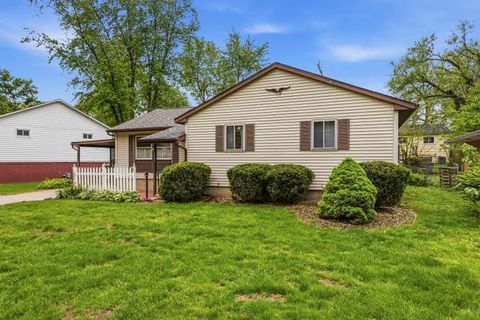 Tiny photo for 1907 Weaver Street, Urbana, IL 61802 (MLS # 12627202)