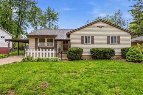 Tiny photo for 1907 Weaver Street, Urbana, IL 61802 (MLS # 12627202)