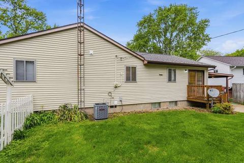 Tiny photo for 1907 Weaver Street, Urbana, IL 61802 (MLS # 12627202)
