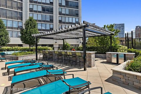 Tiny photo for 3930 N Pine Grove Avenue #816, Chicago, IL 60613 (MLS # 12597752)