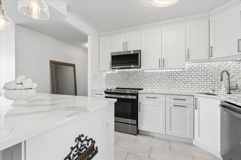 Tiny photo for 3930 N Pine Grove Avenue #816, Chicago, IL 60613 (MLS # 12597752)