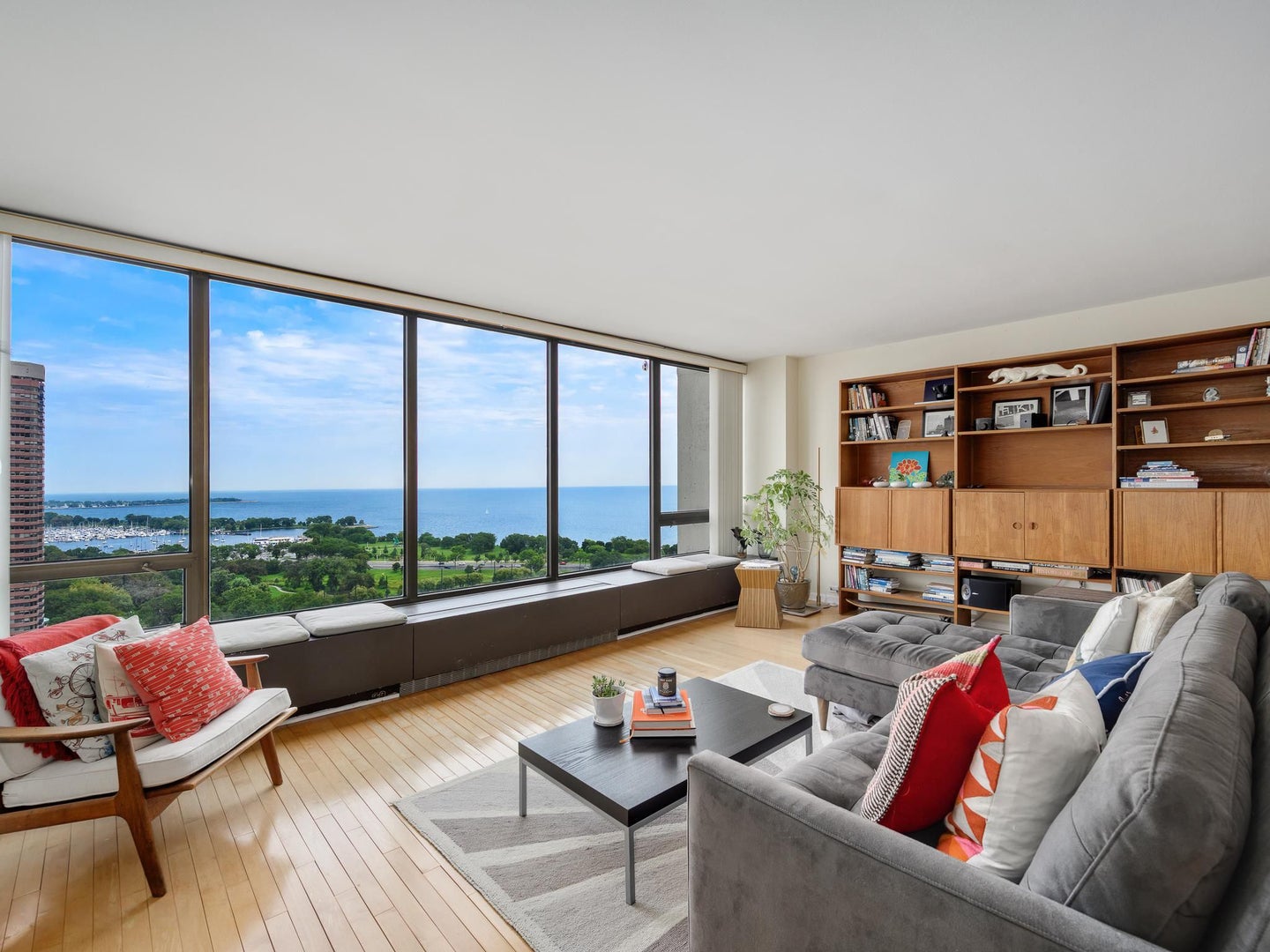 2800 N Lake Shore Drive 2505