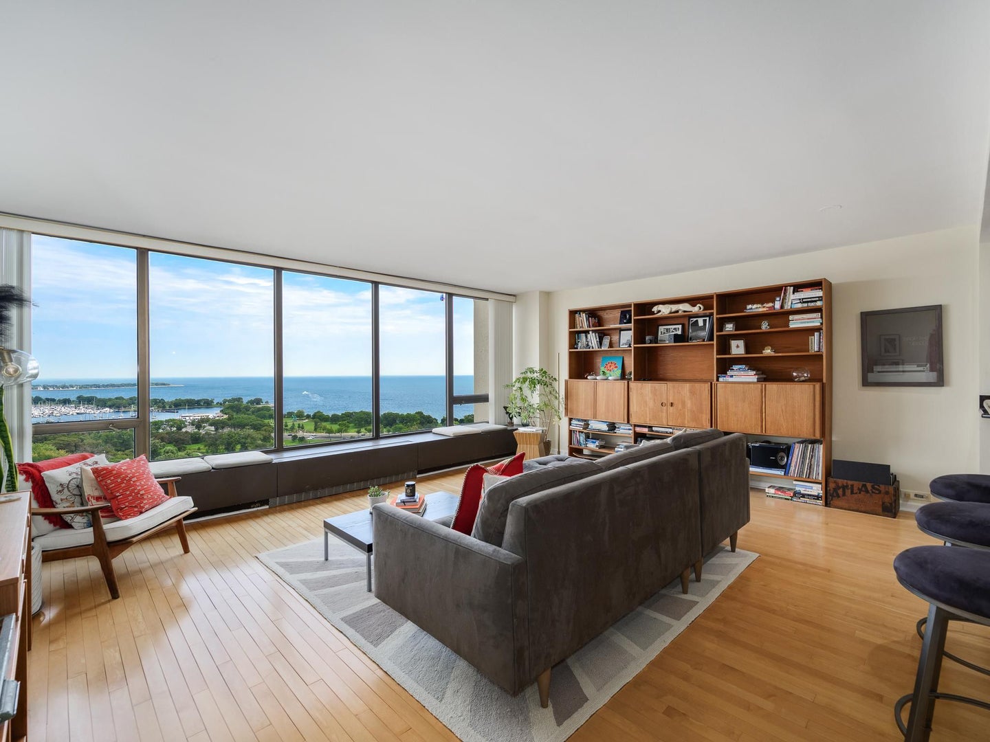 2800 N Lake Shore Drive 2505