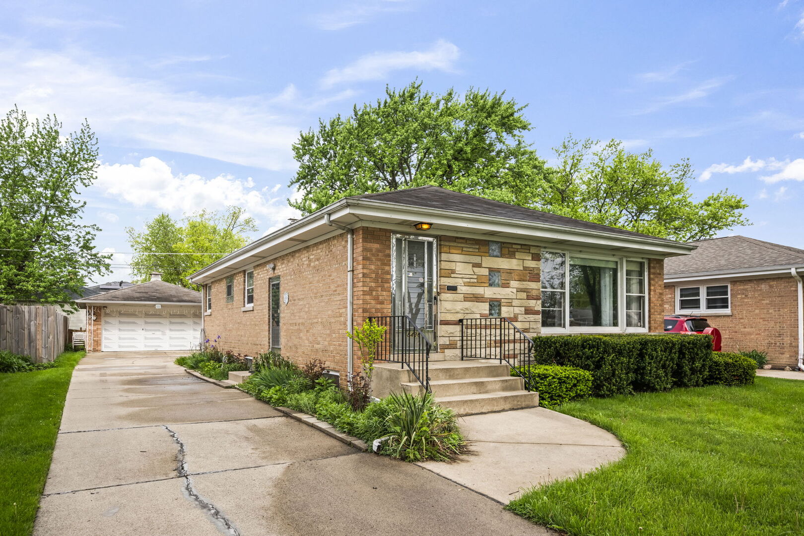 Properties 1 8436 N ORIOLE Avenue