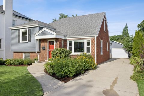 Tiny photo for 631 S Ashland Avenue, La Grange, IL 60525 (MLS # 12671368)