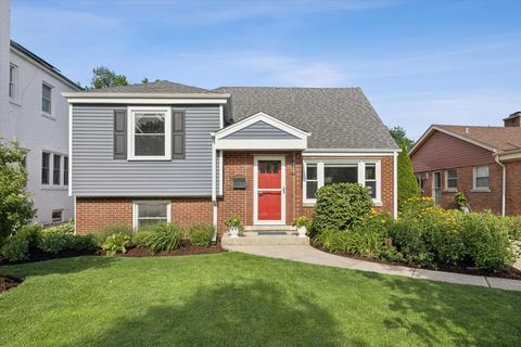Photo of 631 S Ashland Avenue, La Grange, IL 60525 (MLS # 12671368)