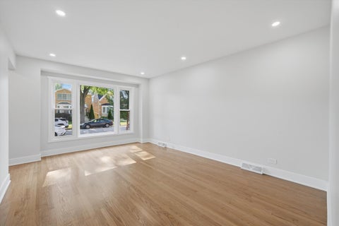 Tiny photo for 6332 N Mobile Avenue, Chicago, IL 60646 (MLS # 12698705)