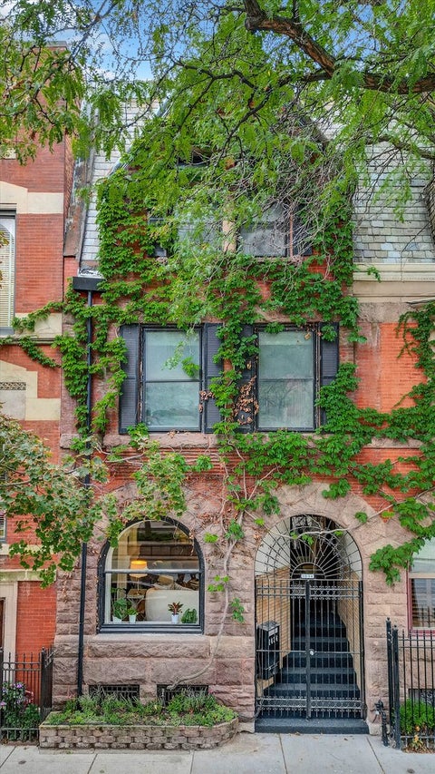 Photo of 1034 N La Salle Drive, Chicago, IL 60610 (MLS # 12765008)