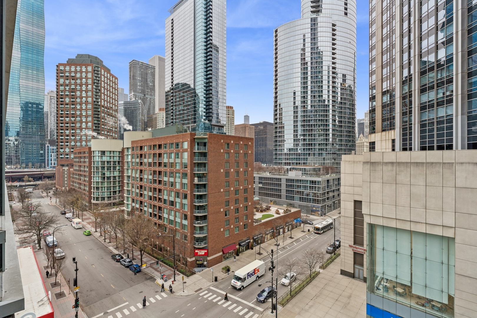 505 N McClurg Court 906