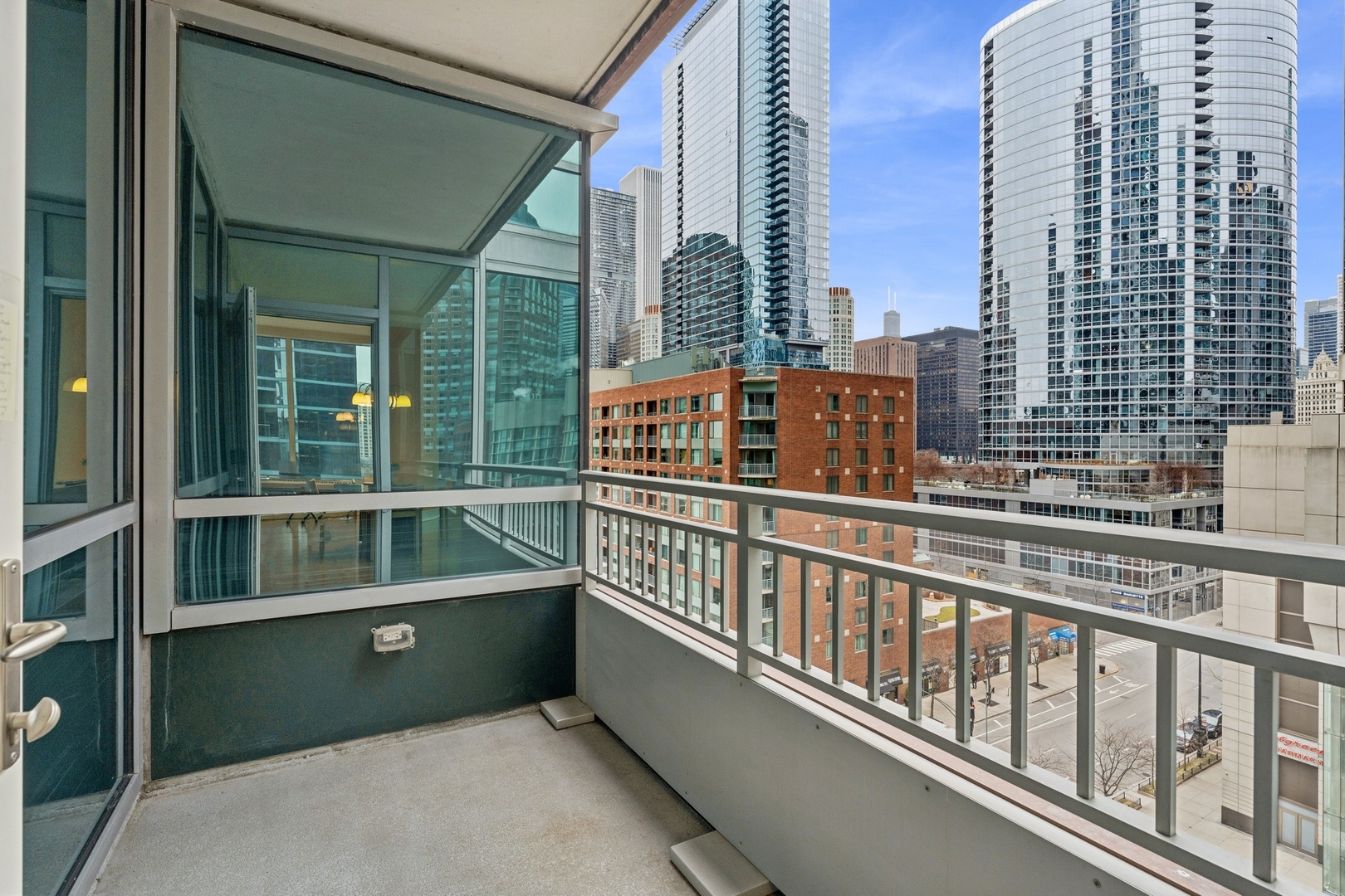 505 N McClurg Court 906