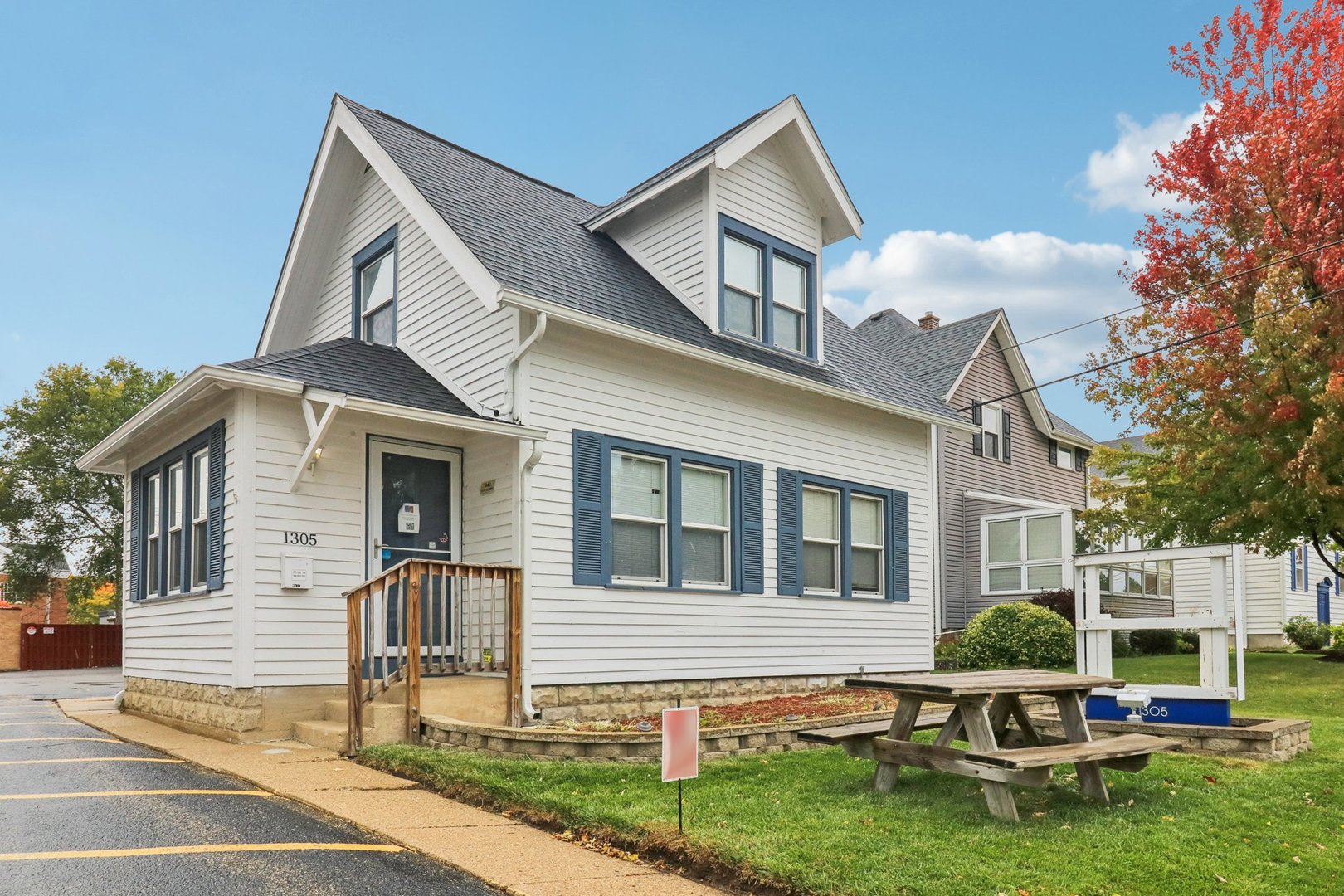 1305 Court Street