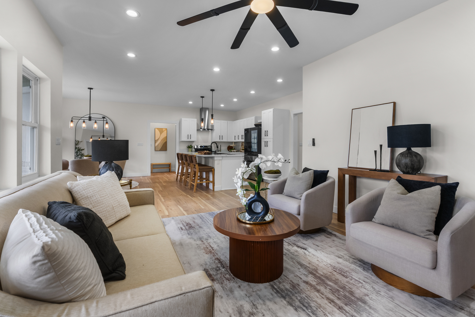 17 W Dearborn Street