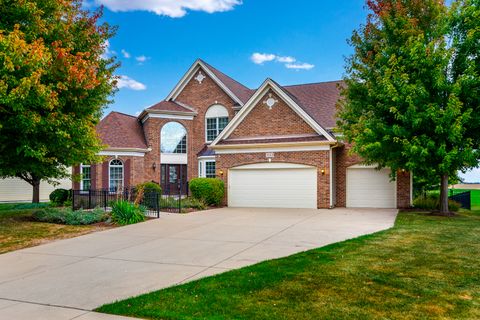 Tiny photo for 351 Lake Run Lane, North Aurora, IL 60542 (MLS # 12474941)