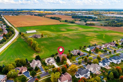 Tiny photo for 351 Lake Run Lane, North Aurora, IL 60542 (MLS # 12474941)