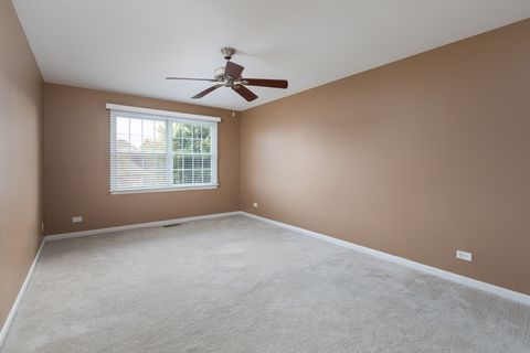 Tiny photo for 351 Lake Run Lane, North Aurora, IL 60542 (MLS # 12474941)