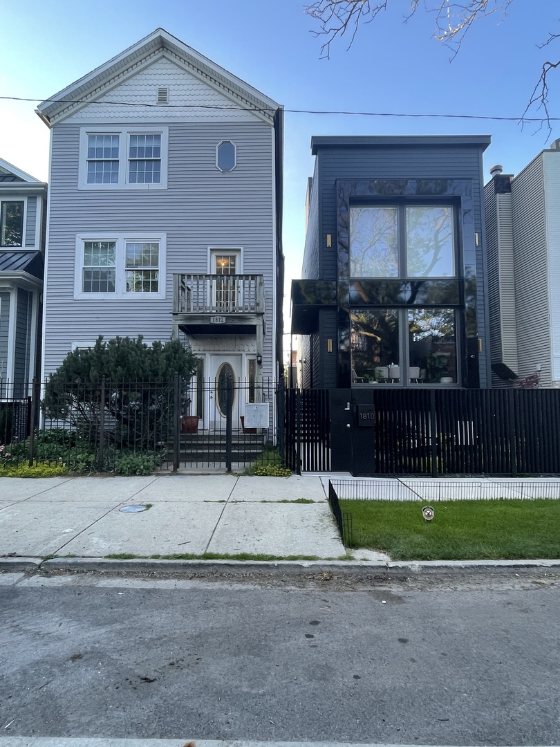 1812 W Erie Street
