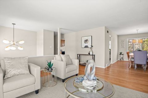 Tiny photo for 611 Clover Court, Naperville, IL 60540 (MLS # 12555293)