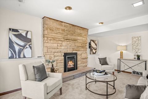 Tiny photo for 611 Clover Court, Naperville, IL 60540 (MLS # 12555293)