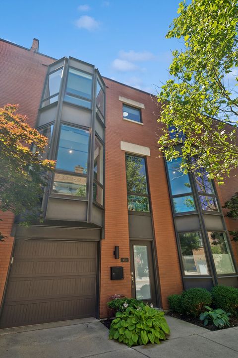 Photo of 453 W Blackhawk Street, Chicago, IL 60610 (MLS # 12687381)
