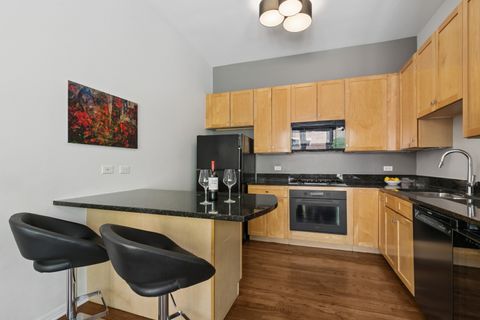 Tiny photo for 453 W Blackhawk Street, Chicago, IL 60610 (MLS # 12687381)