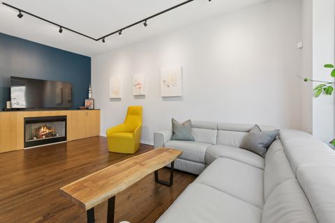 Tiny photo for 453 W Blackhawk Street, Chicago, IL 60610 (MLS # 12687381)