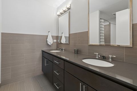 Tiny photo for 453 W Blackhawk Street, Chicago, IL 60610 (MLS # 12687381)