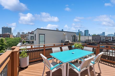 Tiny photo for 453 W Blackhawk Street, Chicago, IL 60610 (MLS # 12687381)