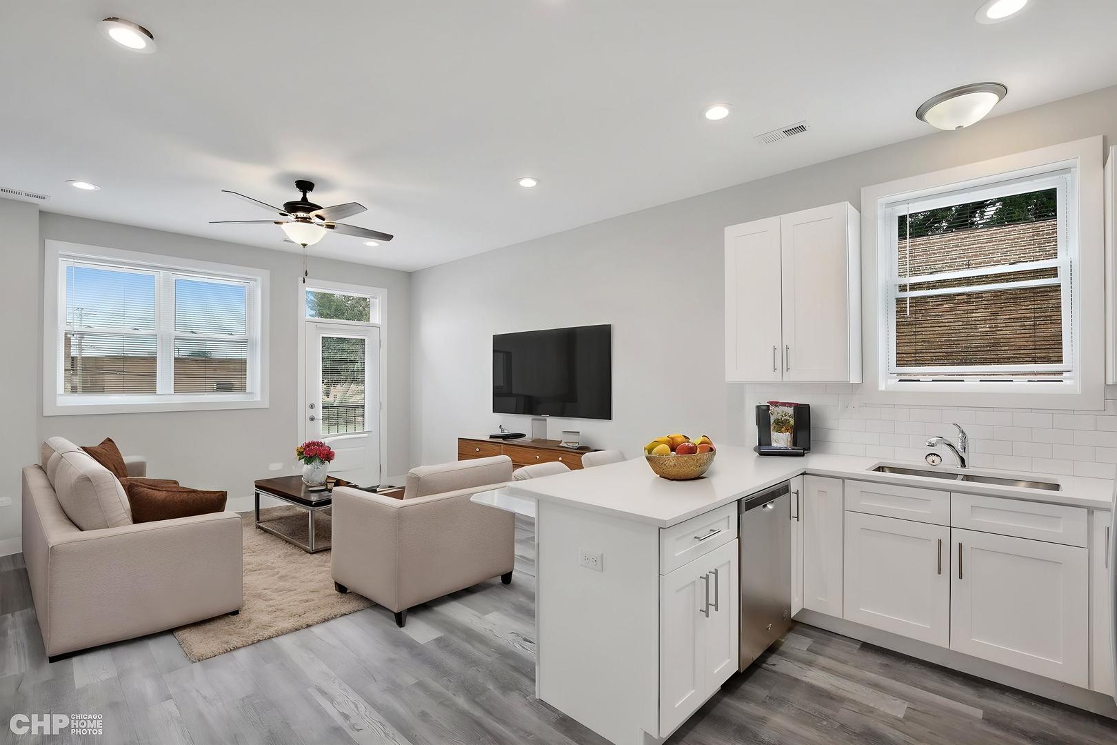 6349 S Maryland Avenue