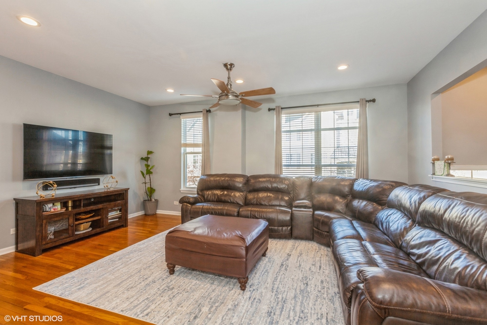 375 N Commerce Street