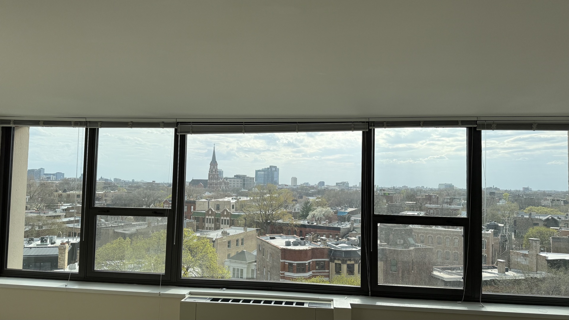 1850 N Clark Street 810