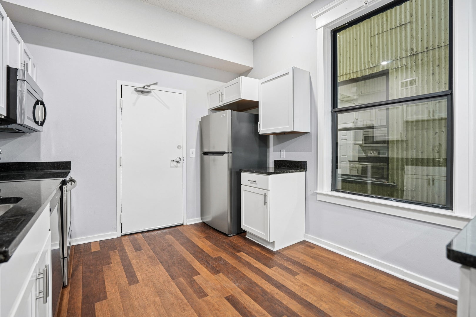 307 W 6th Street 102