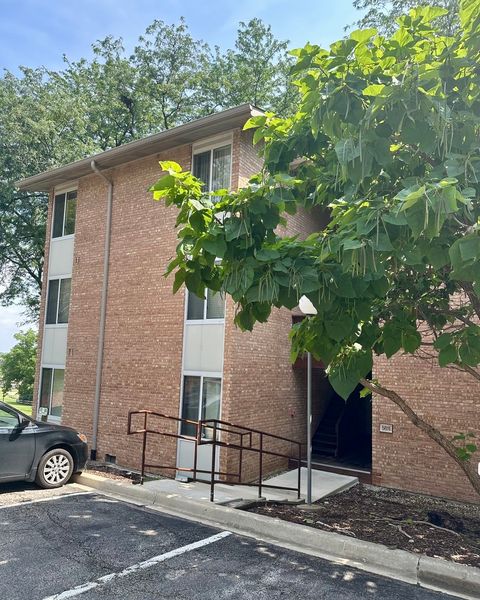 Tiny photo for 5811 Oakwood Drive #F, Lisle, IL 60532 (MLS # 12694600)