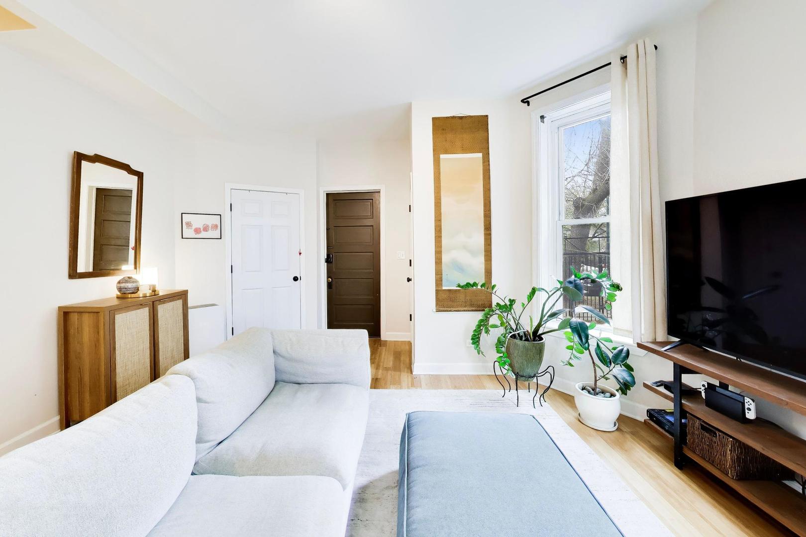 3009 W Belden Avenue