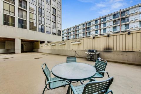 Tiny photo for 345 W Fullerton Parkway #2101, Chicago, IL 60614 (MLS # 12495181)