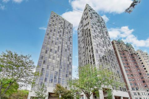 345 W Fullerton Parkway 2101 Chicago IL 60614