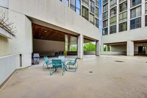 Tiny photo for 345 W Fullerton Parkway #2101, Chicago, IL 60614 (MLS # 12495181)