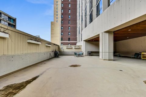 Tiny photo for 345 W Fullerton Parkway #2101, Chicago, IL 60614 (MLS # 12495181)