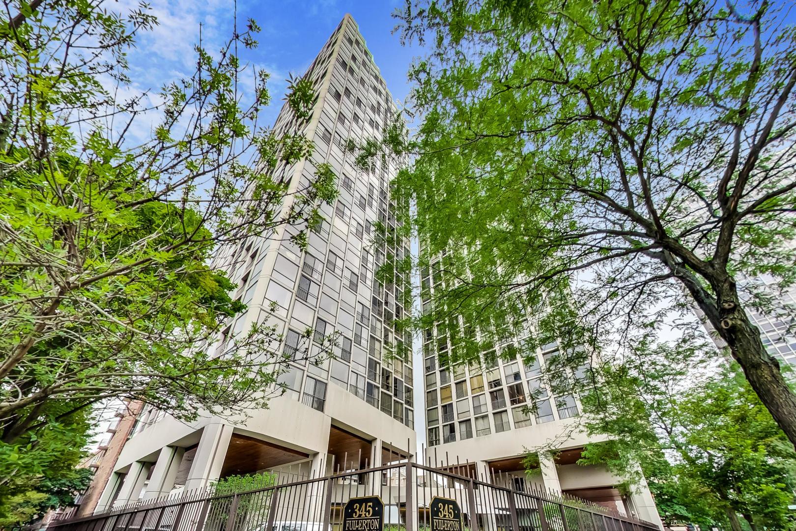 345 W Fullerton Parkway 2101