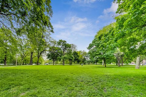 Tiny photo for 345 W Fullerton Parkway #2101, Chicago, IL 60614 (MLS # 12495181)