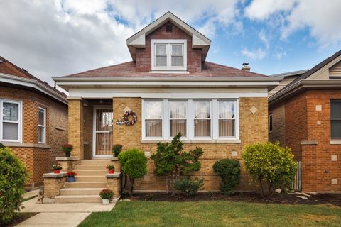 4256 N Monitor Avenue Chicago IL 60634