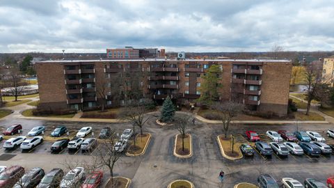 Tiny photo for 840 WELLINGTON Avenue #306, Elk Grove Village, IL 60007 (MLS # 12532664)