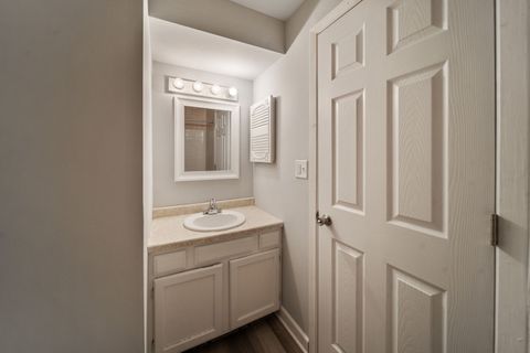 Tiny photo for 526 King Arthur Way, Bolingbrook, IL 60440 (MLS # 12628923)