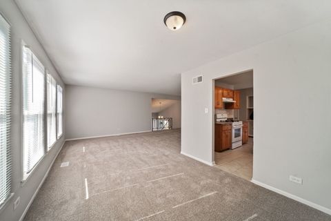 Tiny photo for 526 King Arthur Way, Bolingbrook, IL 60440 (MLS # 12628923)