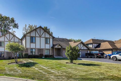 Photo of 833 Thornton Court #2B, Schaumburg, IL 60193 (MLS # 12474576)