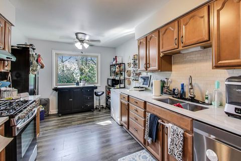 Tiny photo for 833 Thornton Court #2B, Schaumburg, IL 60193 (MLS # 12474576)