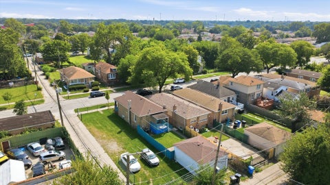 Tiny photo for 9516 S Yale Avenue, Chicago, IL 60628 (MLS # 12750445)