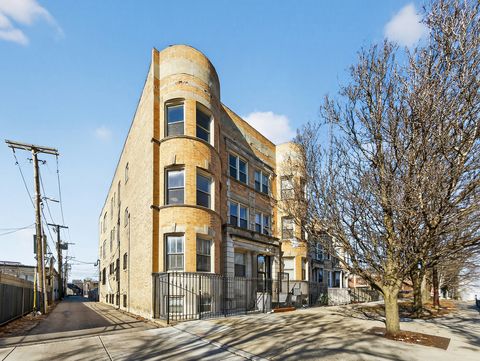 Tiny photo for 4646 S PRAIRIE Avenue #2S, Chicago, IL 60653 (MLS # 12542386)