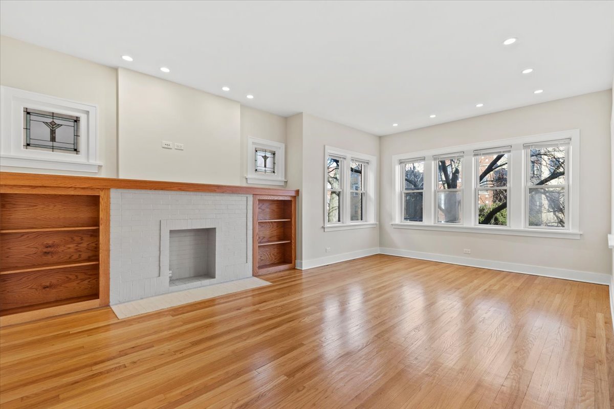 4912 N WASHTENAW Avenue 3