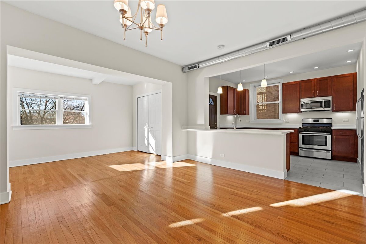 4912 N WASHTENAW Avenue 3