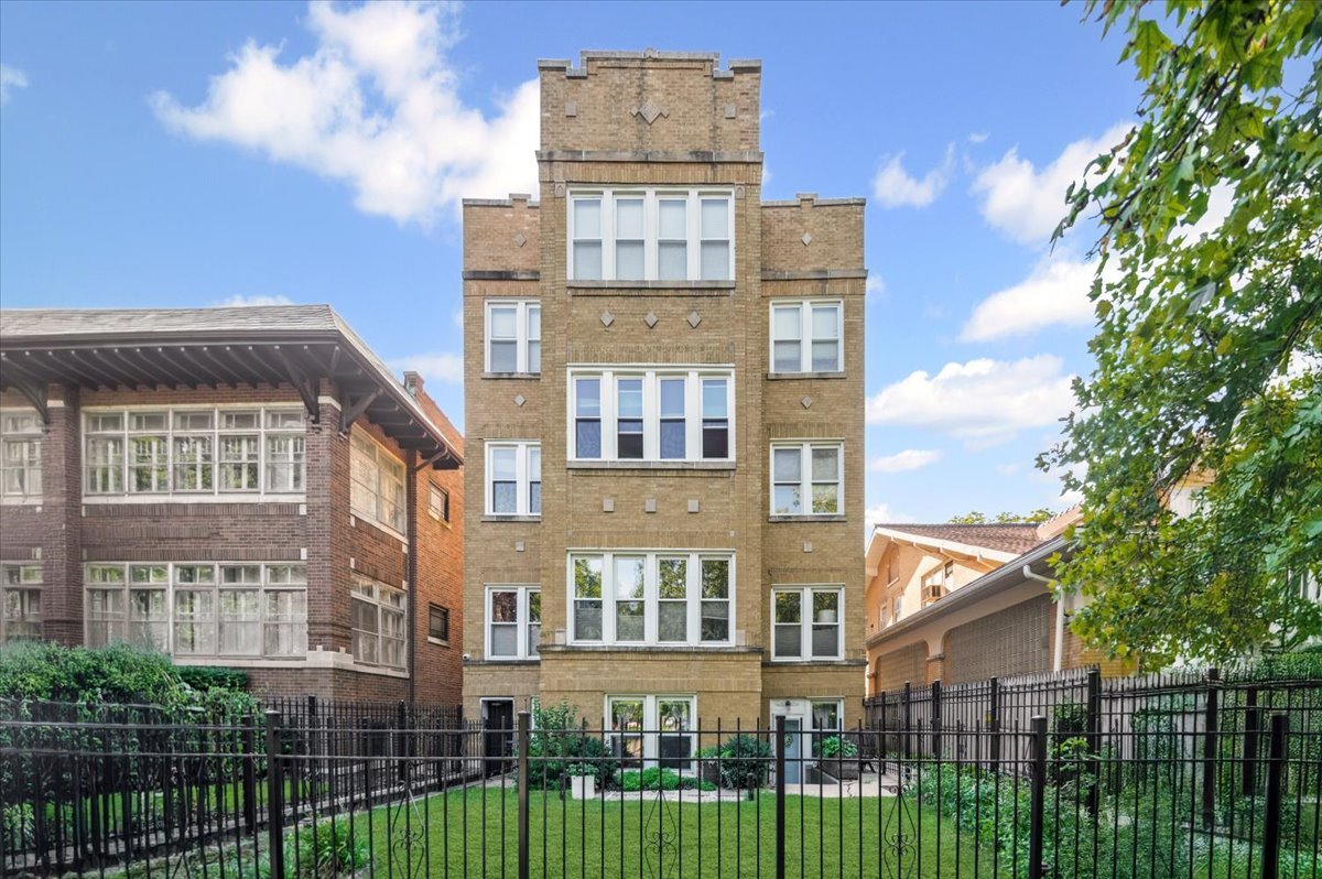 2036 N Humboldt Boulevard 1E